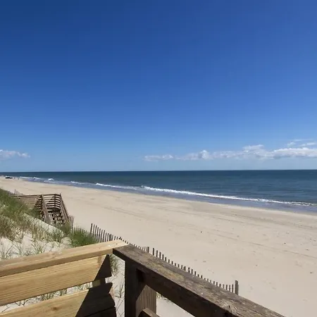 Pi139, Pine Haven-Oceanfront, Ocean Views, Beach Access, Pool